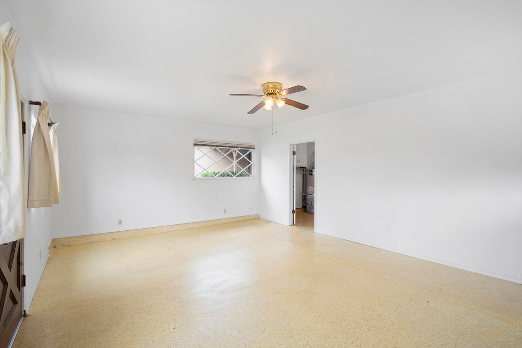 Image 27 of property listing at 131 E Gail Avenue, Tulare, CA 93274