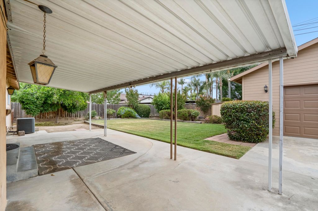 Image 28 of property listing at 131 E Gail Avenue, Tulare, CA 93274