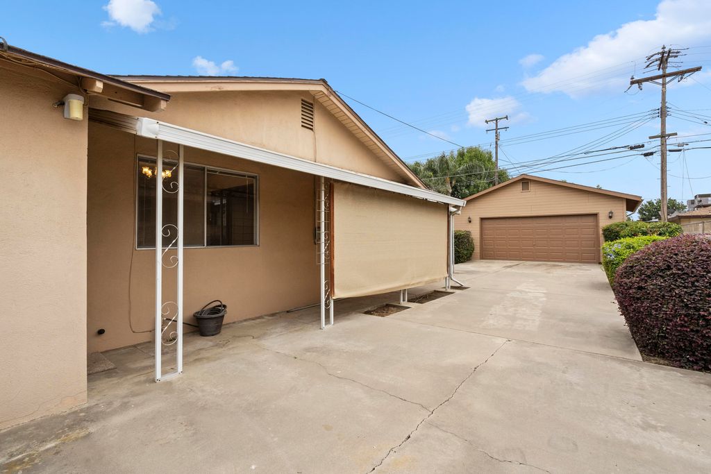Image 29 of property listing at 131 E Gail Avenue, Tulare, CA 93274