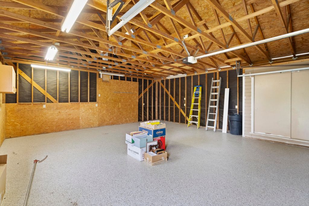 Image 35 of property listing at 131 E Gail Avenue, Tulare, CA 93274