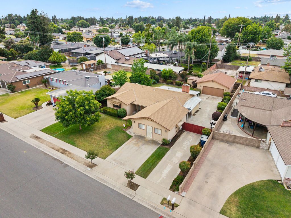 Image 37 of property listing at 131 E Gail Avenue, Tulare, CA 93274
