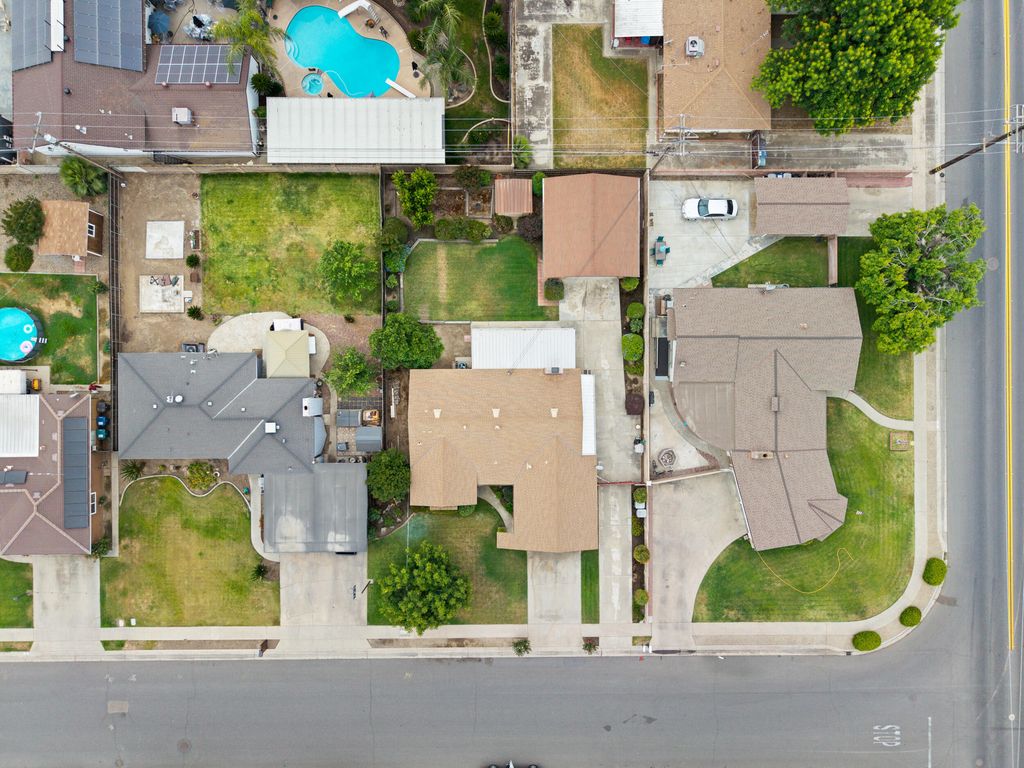 Image 39 of property listing at 131 E Gail Avenue, Tulare, CA 93274