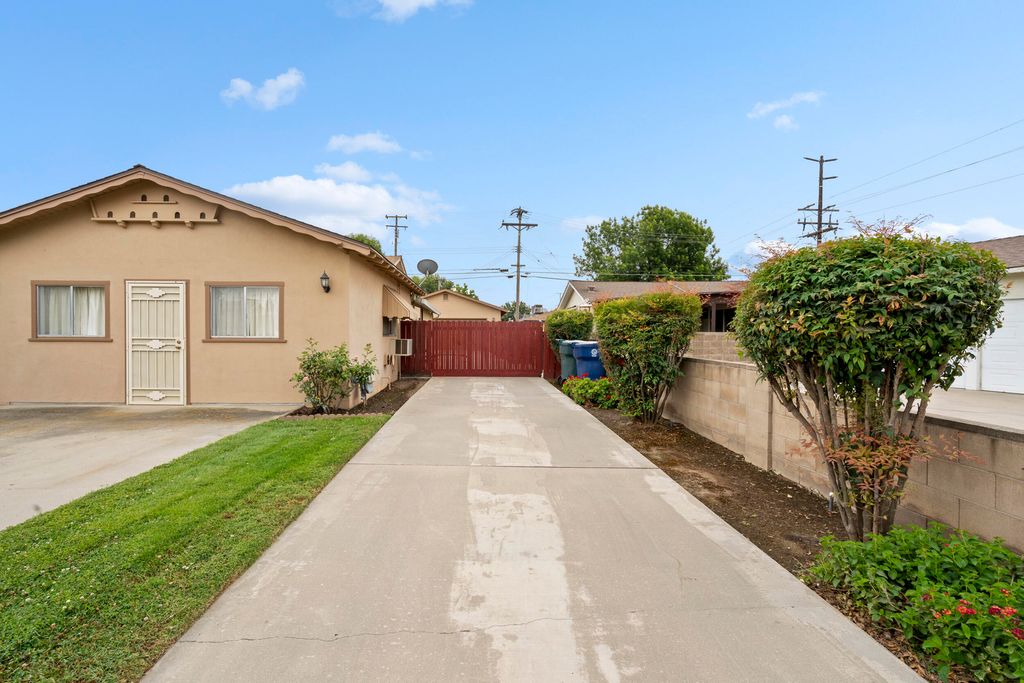 Image 5 of property listing at 131 E Gail Avenue, Tulare, CA 93274