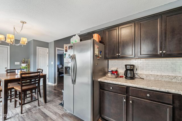 601 Cannon Court, Hubert, NC 28539