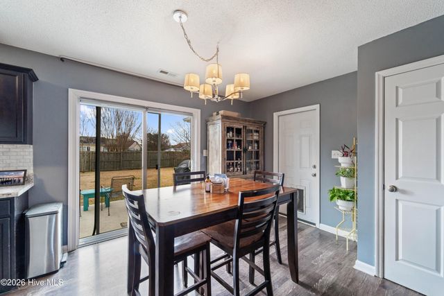 601 Cannon Court, Hubert, NC 28539