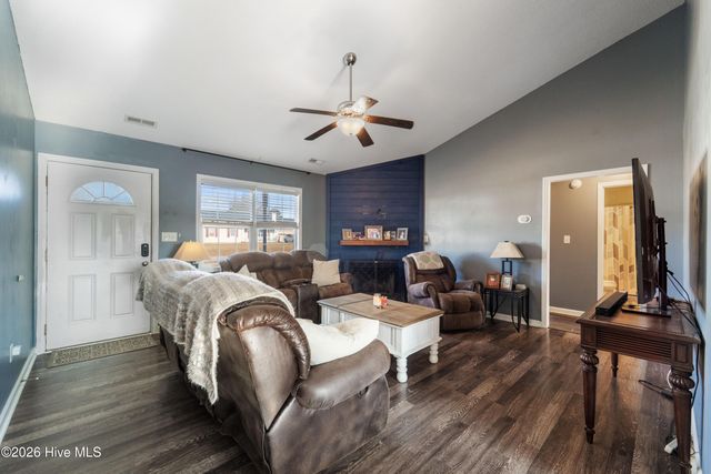 601 Cannon Court, Hubert, NC 28539