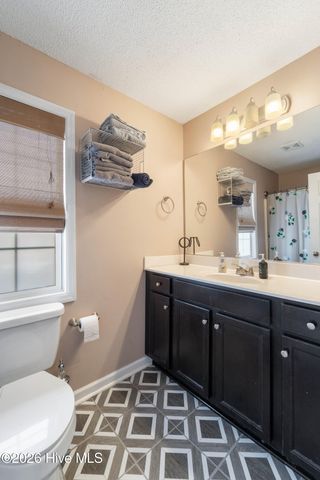 601 Cannon Court, Hubert, NC 28539