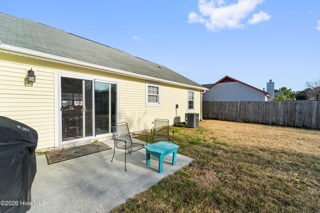 601 Cannon Court, Hubert, NC 28539