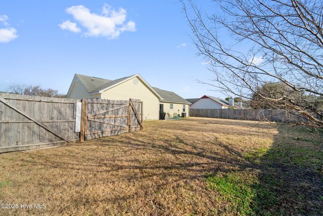 601 Cannon Court, Hubert, NC 28539