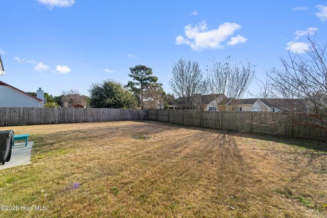 601 Cannon Court, Hubert, NC 28539