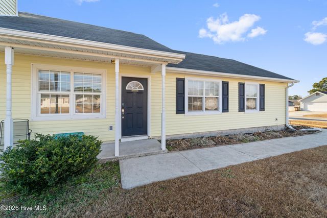 601 Cannon Court, Hubert, NC 28539