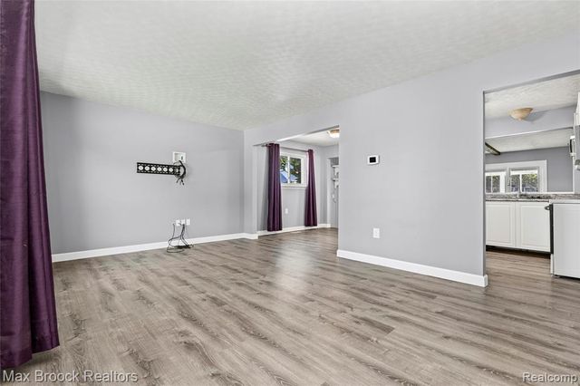 29293 Riveroak Drive, Romulus, MI 48174