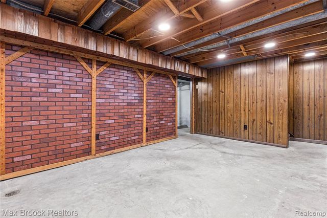29293 Riveroak Drive, Romulus, MI 48174