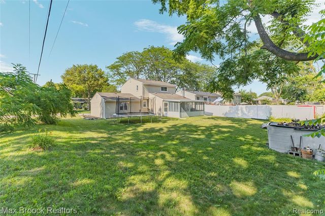 29293 Riveroak Drive, Romulus, MI 48174