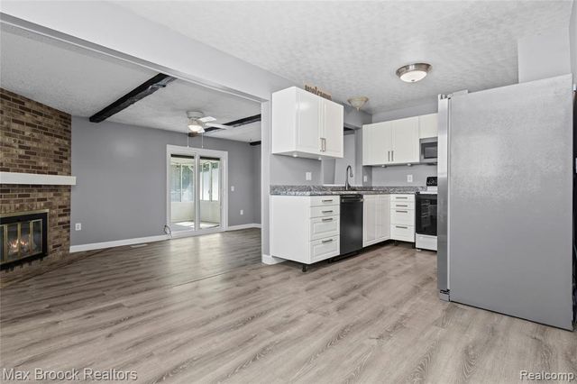 29293 Riveroak Drive, Romulus, MI 48174