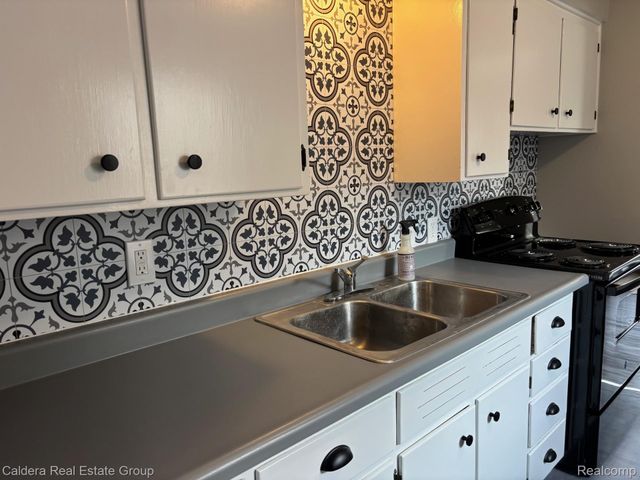 1506 Pettibone Avenue, Flint, MI 48507