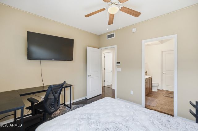 525 W LAKESIDE Drive 124, Tempe, AZ 85281