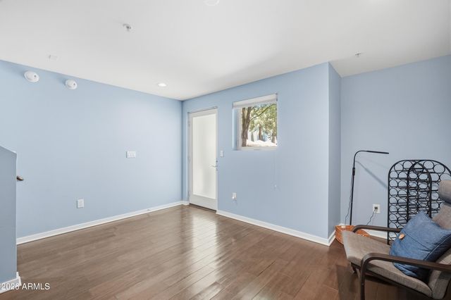 525 W LAKESIDE Drive 124, Tempe, AZ 85281