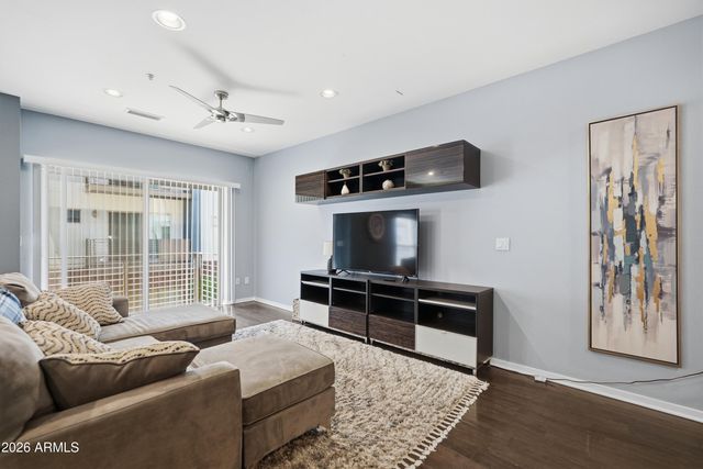 525 W LAKESIDE Drive 124, Tempe, AZ 85281