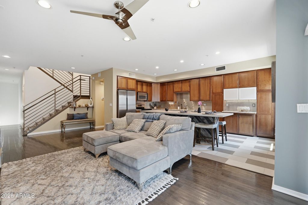 525 W LAKESIDE Drive 124, Tempe, AZ 85281 — photo 5