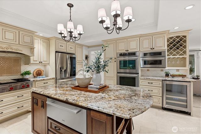 9424 235th Place SW, Edmonds, WA 98020