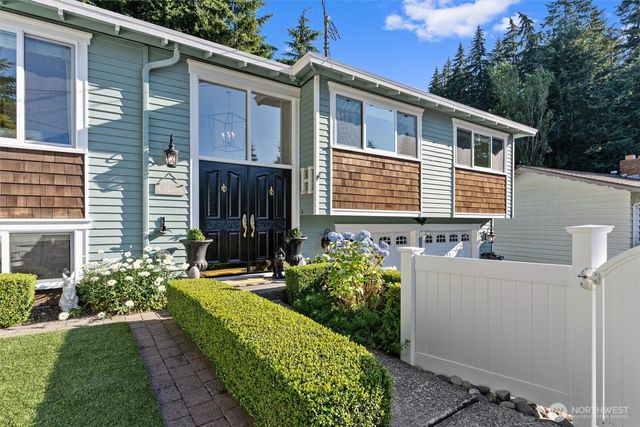 9424 235th Place SW, Edmonds, WA 98020