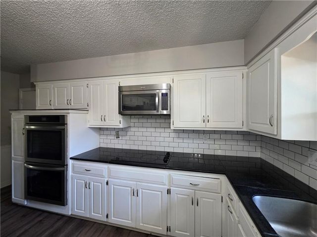 12618 W 69th Street, Shawnee, KS 66216