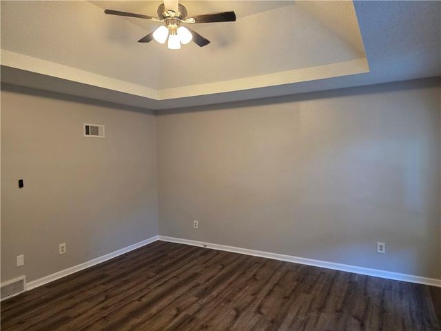 12618 W 69th Street, Shawnee, KS 66216