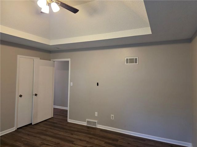12618 W 69th Street, Shawnee, KS 66216