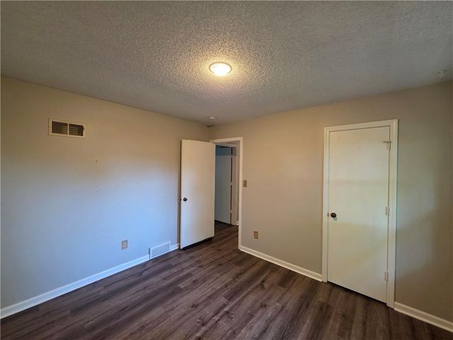 12618 W 69th Street, Shawnee, KS 66216