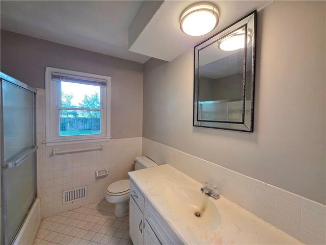 12618 W 69th Street, Shawnee, KS 66216