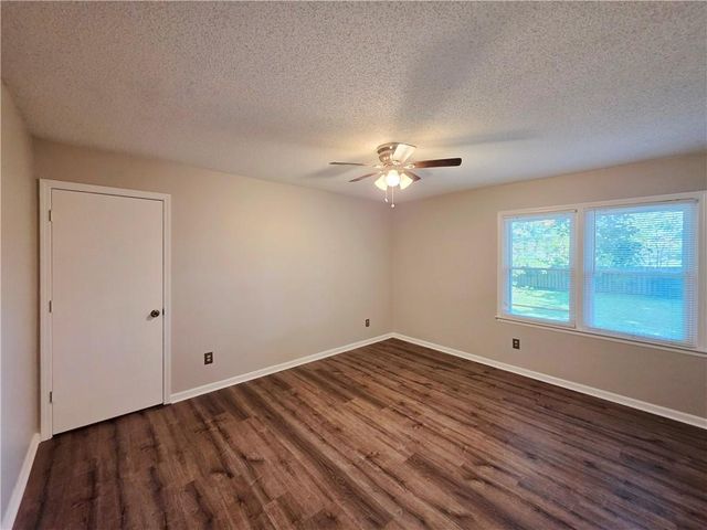 12618 W 69th Street, Shawnee, KS 66216