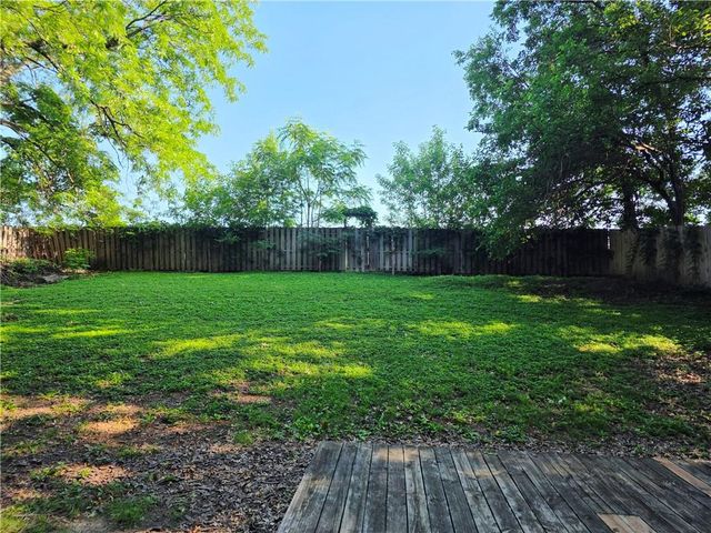12618 W 69th Street, Shawnee, KS 66216