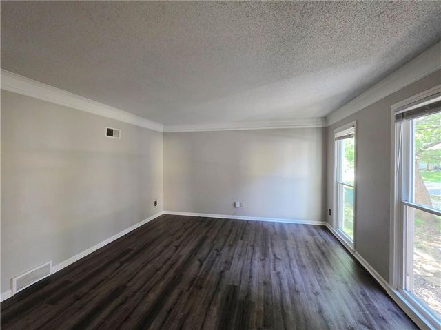 12618 W 69th Street, Shawnee, KS 66216