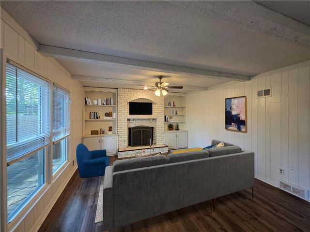12618 W 69th Street, Shawnee, KS 66216