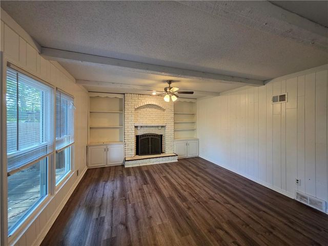 12618 W 69th Street, Shawnee, KS 66216