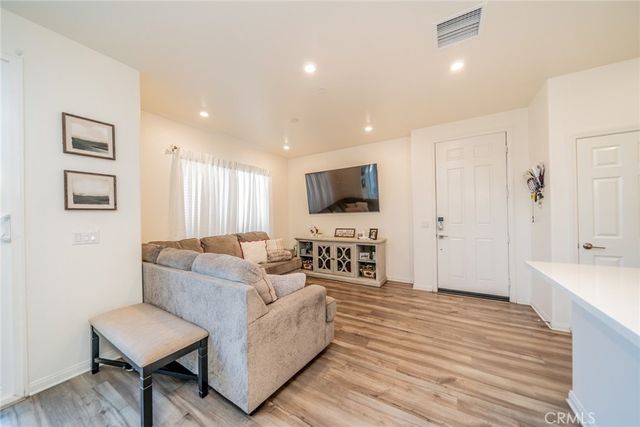 214 Bonita Lane, Rialto, CA 92376