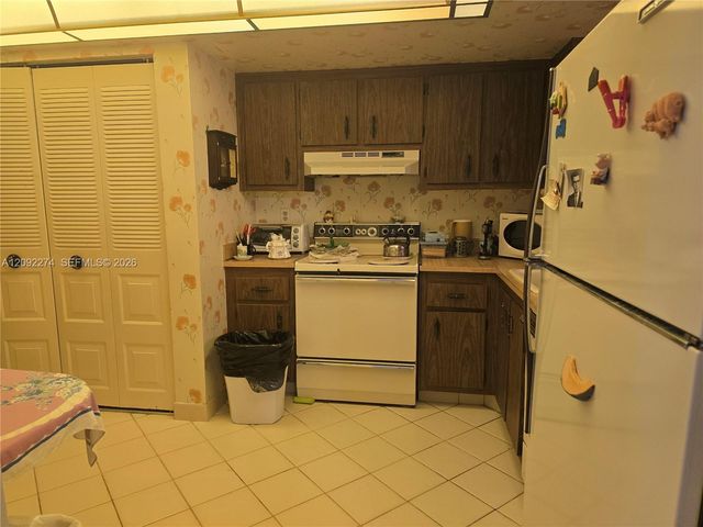 7624 NW 18th Street 304, Margate, FL 33063