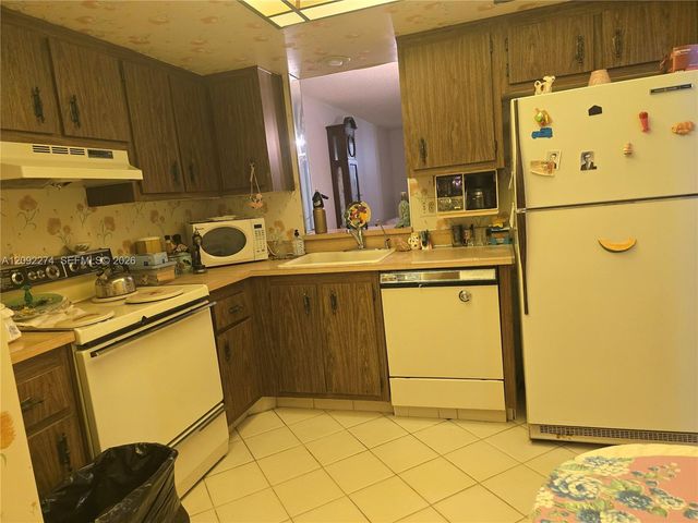 7624 NW 18th Street 304, Margate, FL 33063