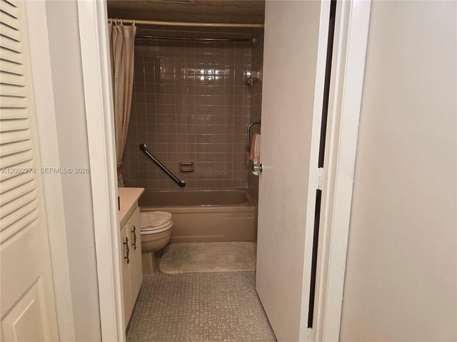 7624 NW 18th Street 304, Margate, FL 33063