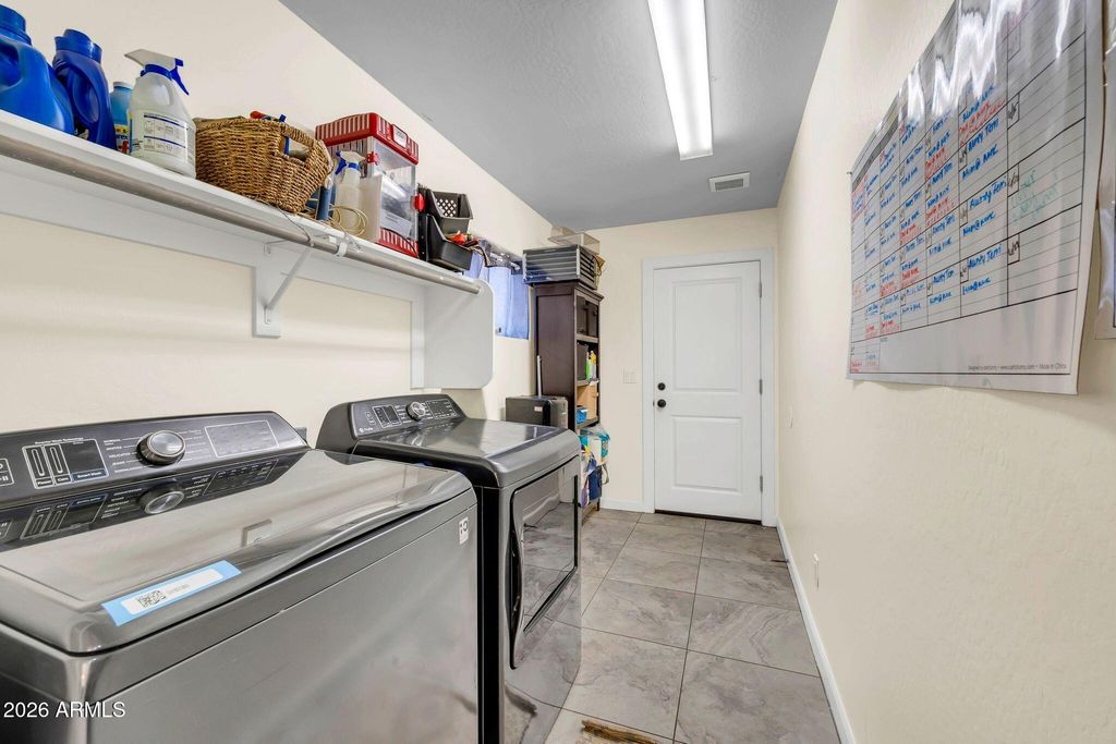 Image 26 of property listing at 8912 N JOHNSON Court, Maricopa, AZ 85139