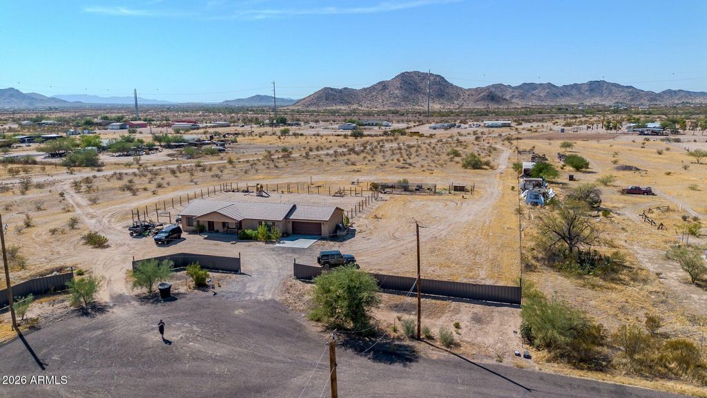 Image 36 of property listing at 8912 N JOHNSON Court, Maricopa, AZ 85139