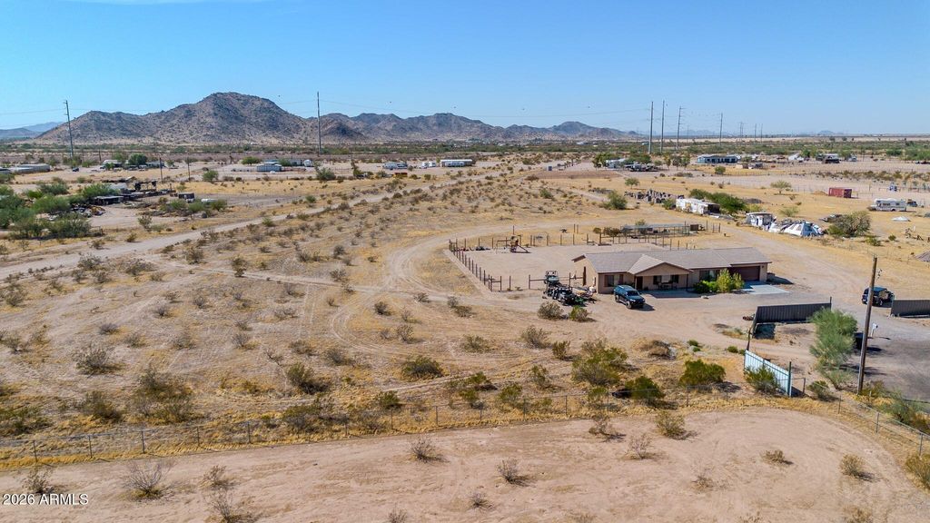 Image 37 of property listing at 8912 N JOHNSON Court, Maricopa, AZ 85139