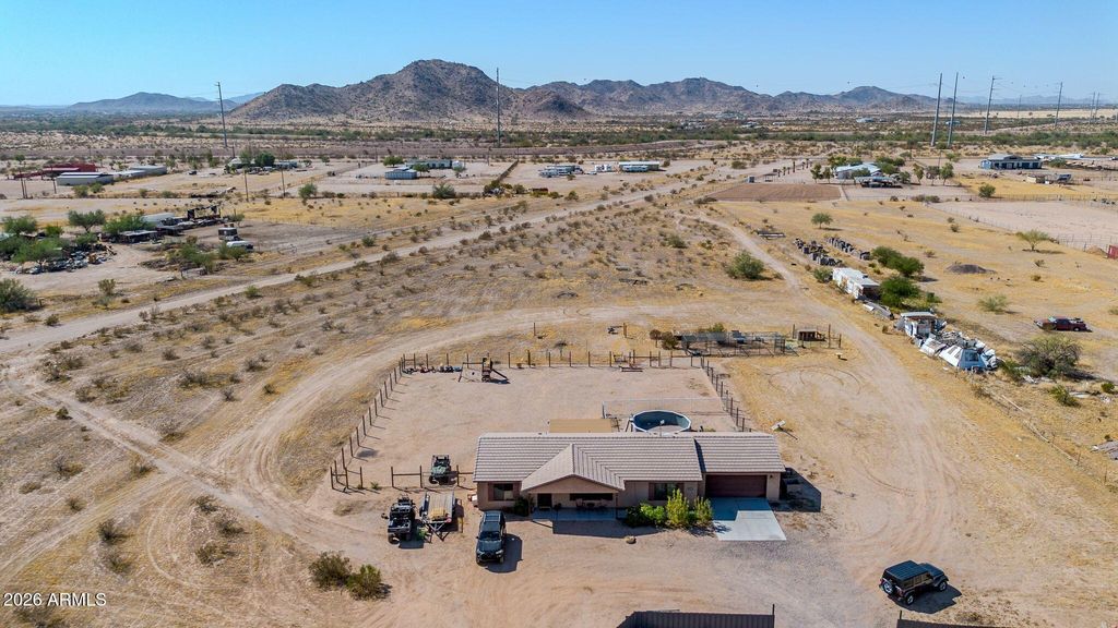 Image 39 of property listing at 8912 N JOHNSON Court, Maricopa, AZ 85139