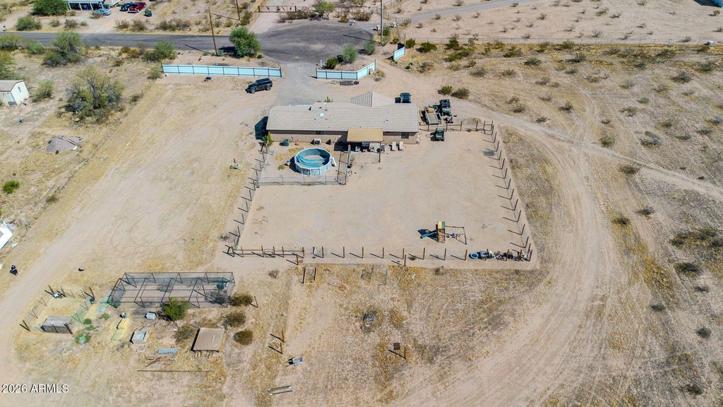Image 46 of property listing at 8912 N JOHNSON Court, Maricopa, AZ 85139