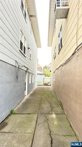 9104 3rd Avenue, North Bergen, NJ 07047