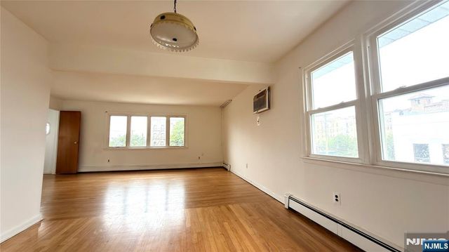 9104 3rd Avenue, North Bergen, NJ 07047