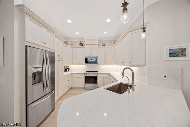 5767 Highbourne DR, Naples, FL 34113