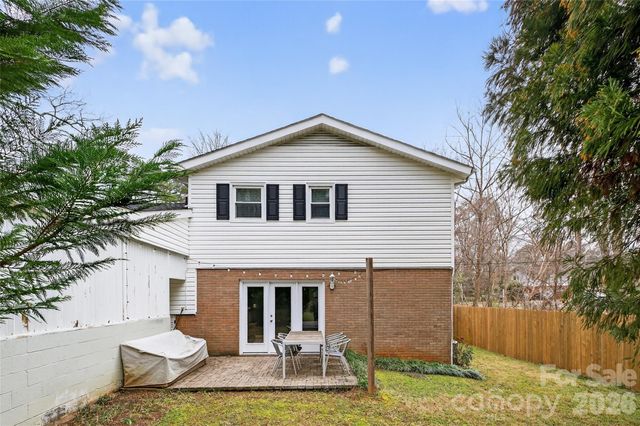 3400 Driftwood Drive, Charlotte, NC 28205