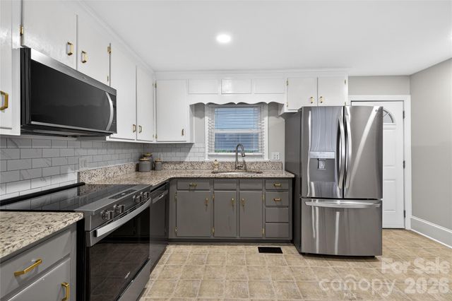 3400 Driftwood Drive, Charlotte, NC 28205